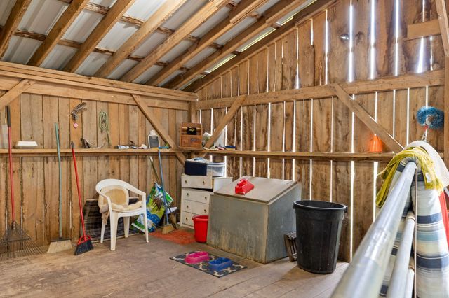 5010 John Lee Johnson Rd, Columbia, TN 38401