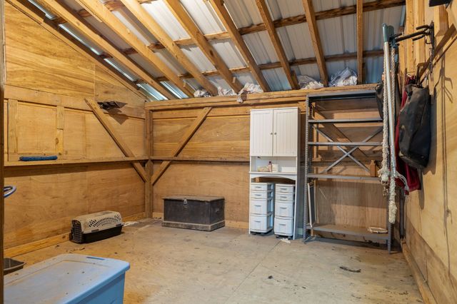 5010 John Lee Johnson Rd, Columbia, TN 38401