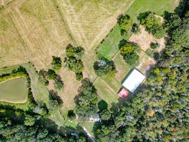 5010 John Lee Johnson Rd, Columbia, TN 38401