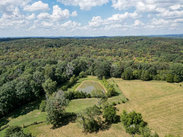 5010 John Lee Johnson Rd, Columbia, TN 38401