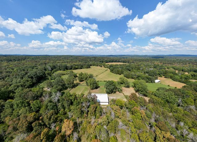 5010 John Lee Johnson Rd, Columbia, TN 38401