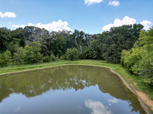 5010 John Lee Johnson Rd, Columbia, TN 38401