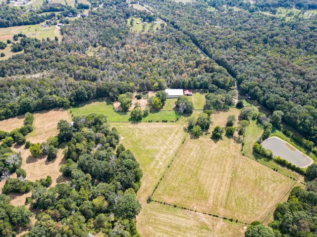 5010 John Lee Johnson Rd, Columbia, TN 38401