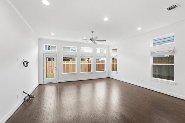 5326 Darling Street, Houston, TX 77007