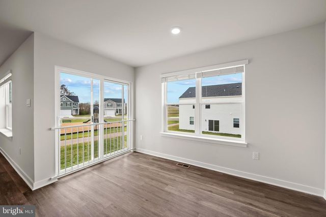 402 ECLIPSE ST, Charles Town, WV 25414