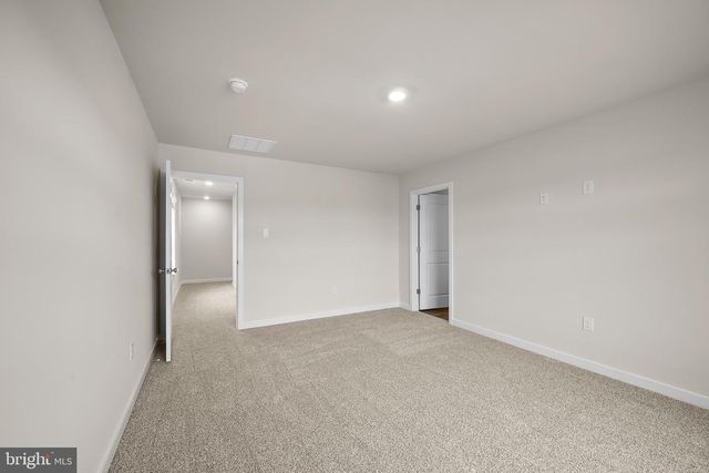 402 ECLIPSE ST, Charles Town, WV 25414