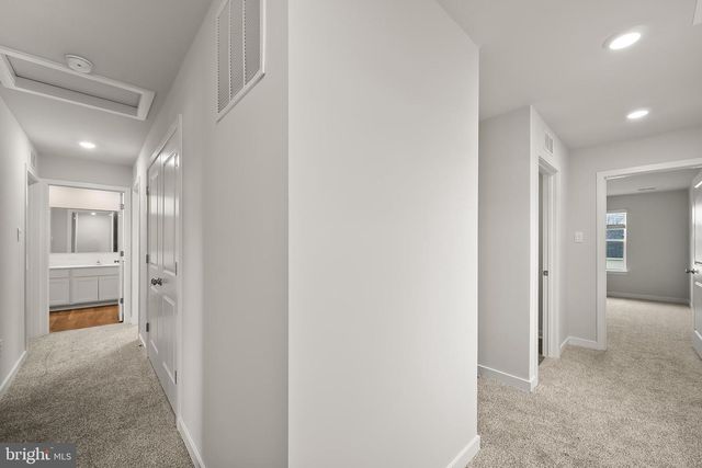 402 ECLIPSE ST, Charles Town, WV 25414