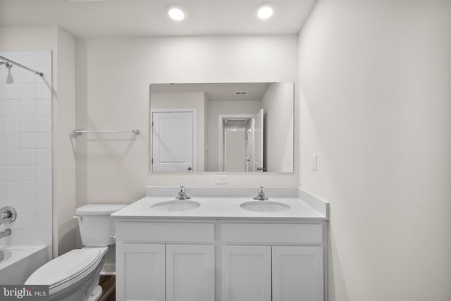 402 ECLIPSE ST, Charles Town, WV 25414