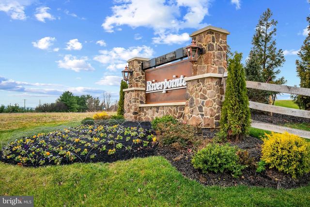 402 ECLIPSE ST, Charles Town, WV 25414