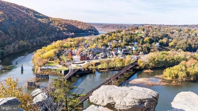 402 ECLIPSE ST, Charles Town, WV 25414