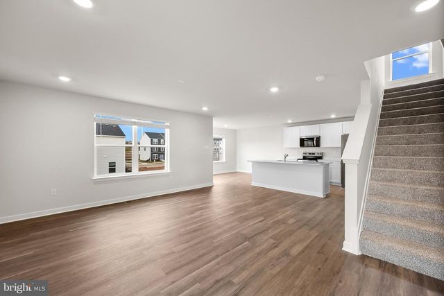402 ECLIPSE ST, Charles Town, WV 25414