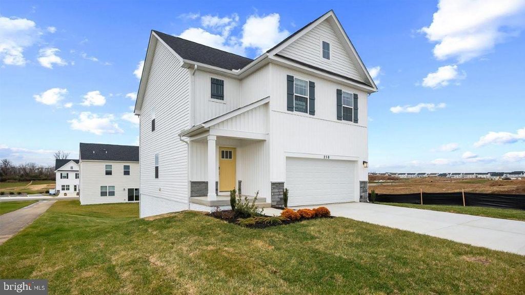 402 ECLIPSE ST, Charles Town, WV 25414