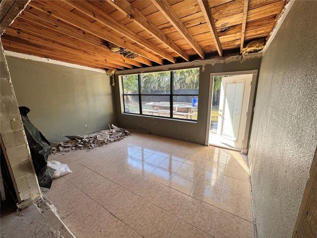 651 69TH AVENUE S, St Petersburg, FL 33705