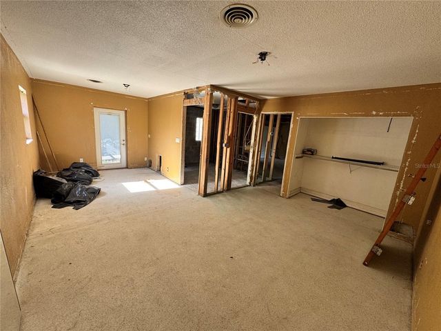 651 69TH AVENUE S, St Petersburg, FL 33705