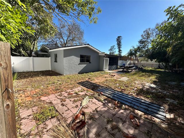 651 69TH AVENUE S, St Petersburg, FL 33705