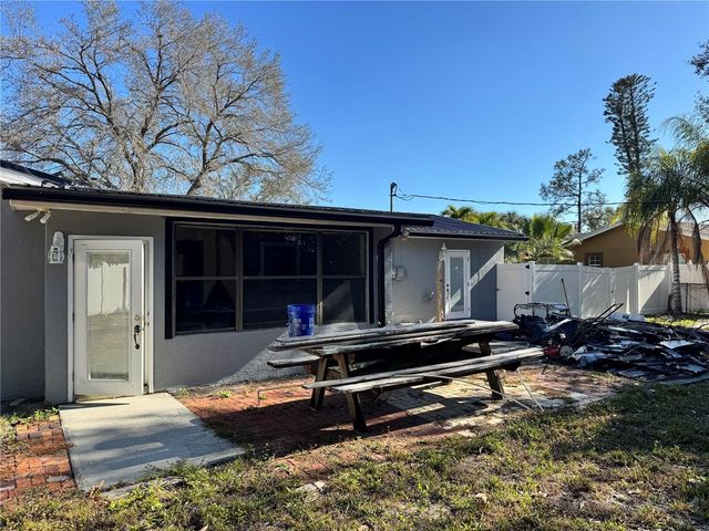 651 69TH AVENUE S, St Petersburg, FL 33705