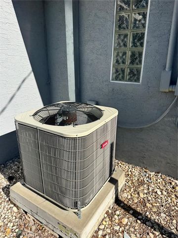 651 69TH AVENUE S, St Petersburg, FL 33705