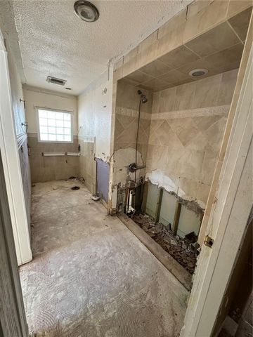 651 69TH AVENUE S, St Petersburg, FL 33705