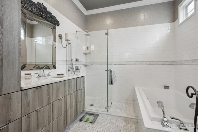 135 Diamond Spring Drive, Monroe, NJ 08831