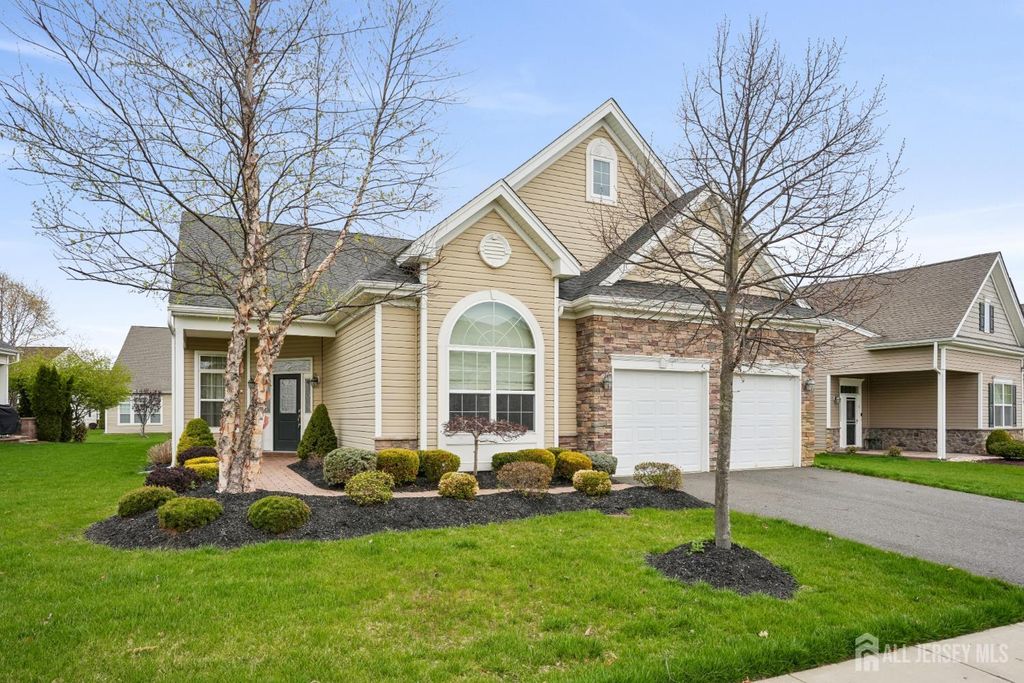 135 Diamond Spring Drive, Monroe, NJ 08831