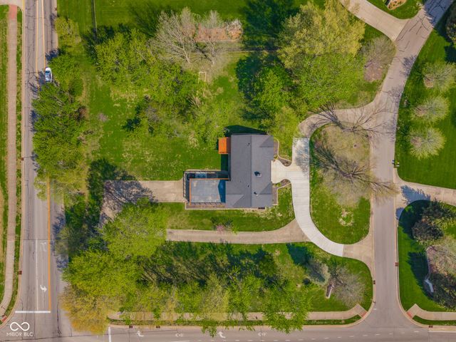 3532 Shoshonee Drive, Columbus, IN 47203