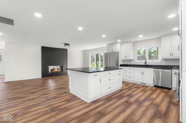 3532 Shoshonee Drive, Columbus, IN 47203