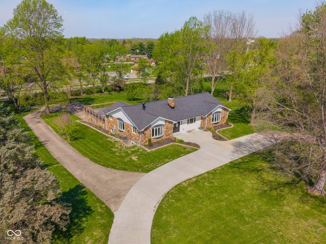 3532 Shoshonee Drive, Columbus, IN 47203