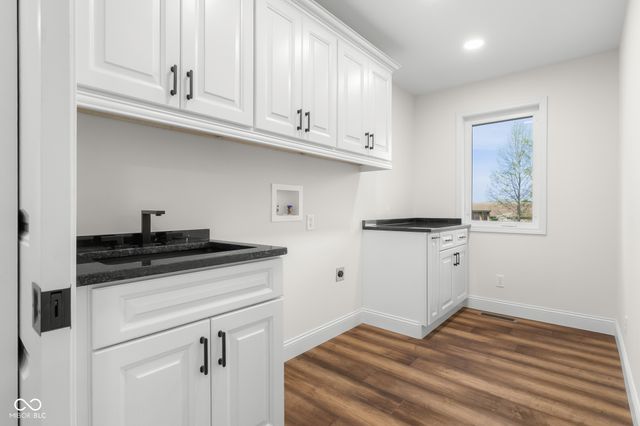 3532 Shoshonee Drive, Columbus, IN 47203