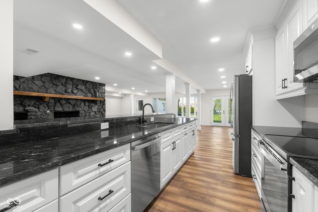 3532 Shoshonee Drive, Columbus, IN 47203