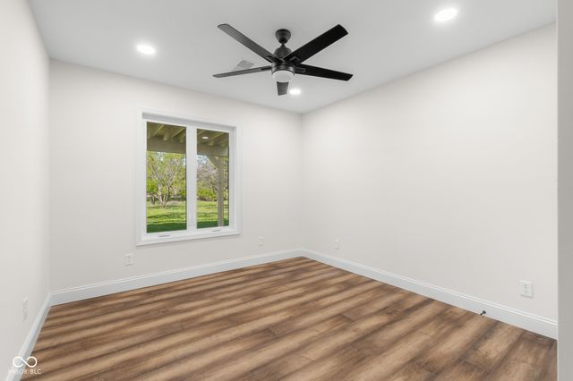 3532 Shoshonee Drive, Columbus, IN 47203