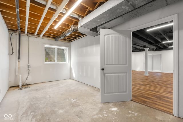 3532 Shoshonee Drive, Columbus, IN 47203