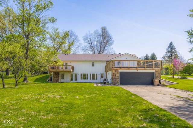 3532 Shoshonee Drive, Columbus, IN 47203