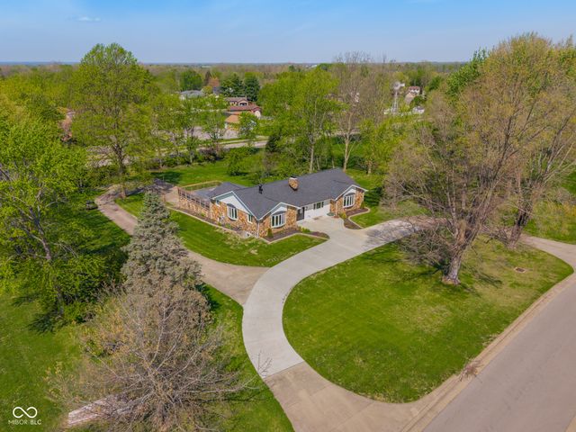 3532 Shoshonee Drive, Columbus, IN 47203