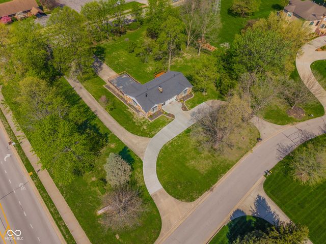 3532 Shoshonee Drive, Columbus, IN 47203
