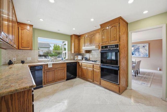 15670 Via Castana, Morgan Hill, CA 95037