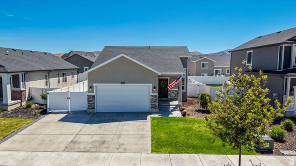 Image 1 of property listing at 6120 N SHEPS RIDGE RD, Eagle Mountain, UT 84005
