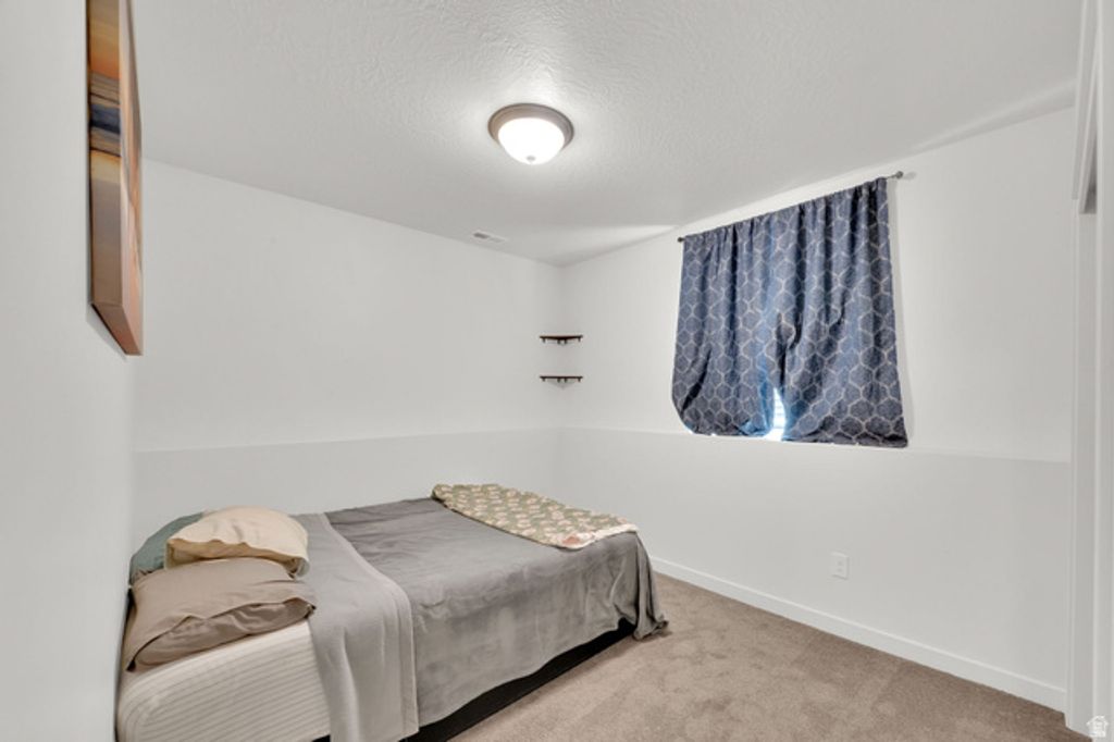 Image 15 of property listing at 6120 N SHEPS RIDGE RD, Eagle Mountain, UT 84005