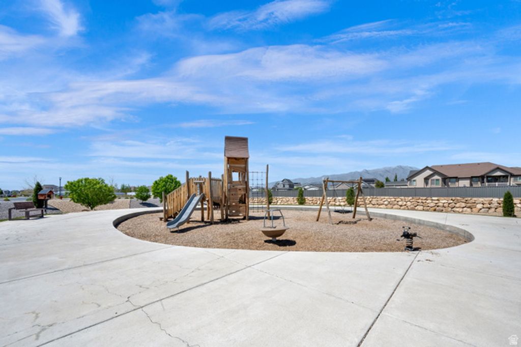 Image 20 of property listing at 6120 N SHEPS RIDGE RD, Eagle Mountain, UT 84005