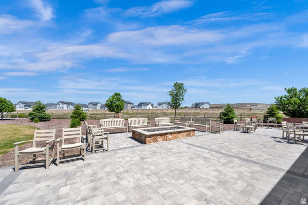 Image 27 of property listing at 6120 N SHEPS RIDGE RD, Eagle Mountain, UT 84005