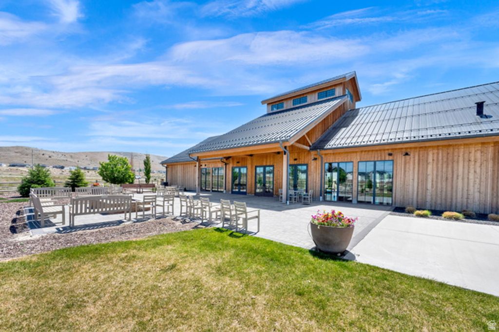Image 28 of property listing at 6120 N SHEPS RIDGE RD, Eagle Mountain, UT 84005