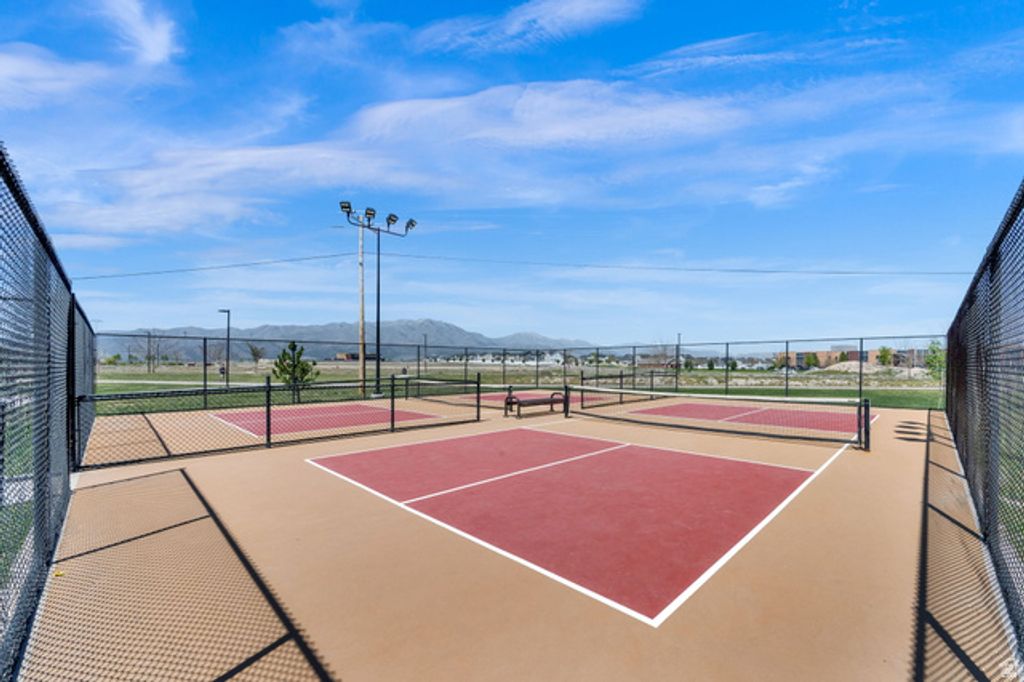 Image 31 of property listing at 6120 N SHEPS RIDGE RD, Eagle Mountain, UT 84005