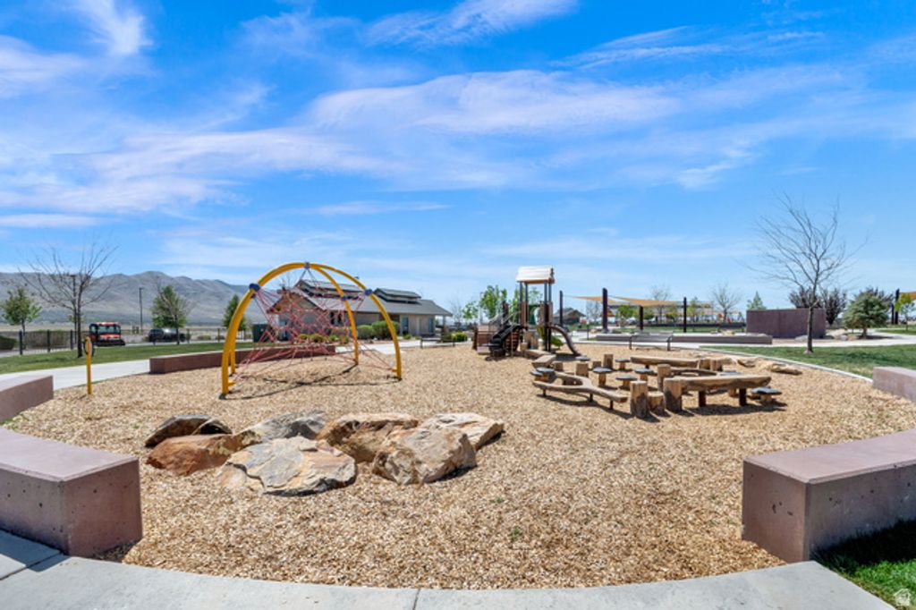 Image 32 of property listing at 6120 N SHEPS RIDGE RD, Eagle Mountain, UT 84005