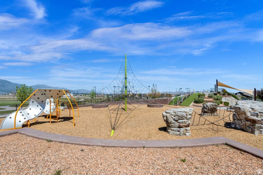 Image 33 of property listing at 6120 N SHEPS RIDGE RD, Eagle Mountain, UT 84005