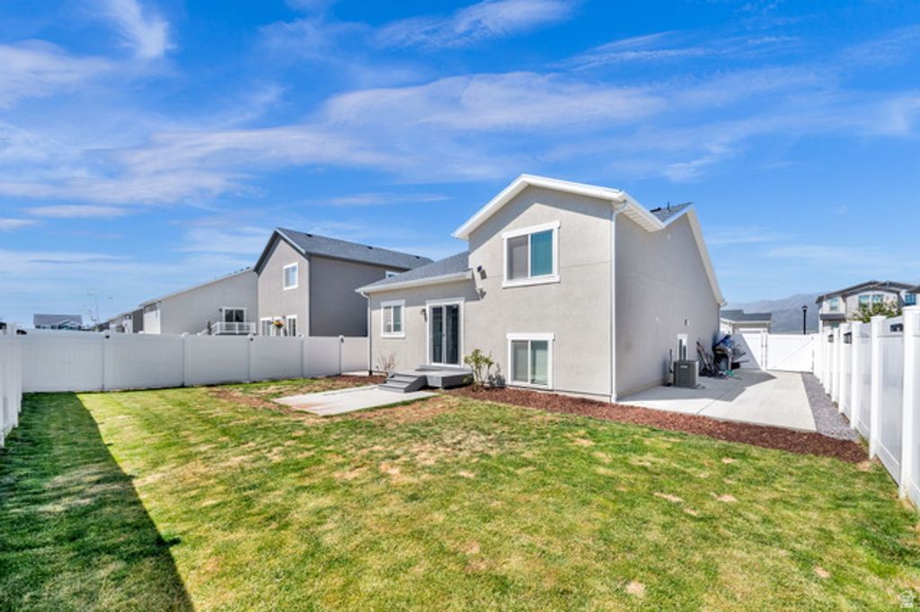 Image 43 of property listing at 6120 N SHEPS RIDGE RD, Eagle Mountain, UT 84005