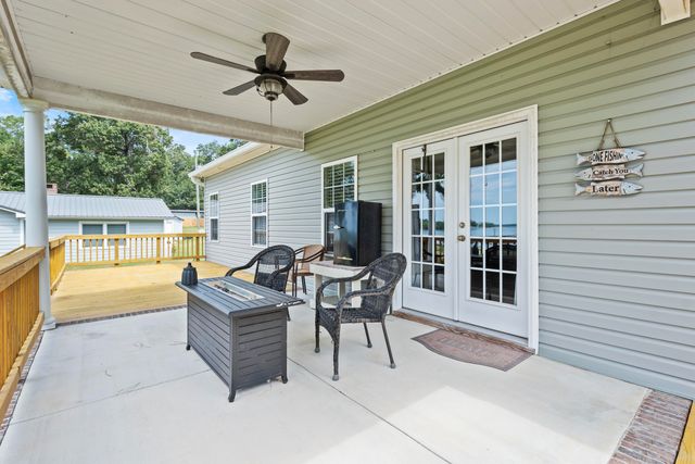 1083 Copperhead Road, Manning, SC 29102