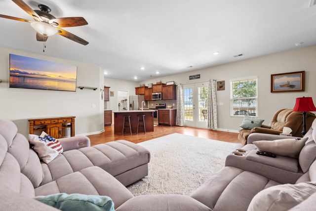 1083 Copperhead Road, Manning, SC 29102