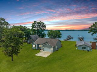 1083 Copperhead Road, Manning, SC 29102