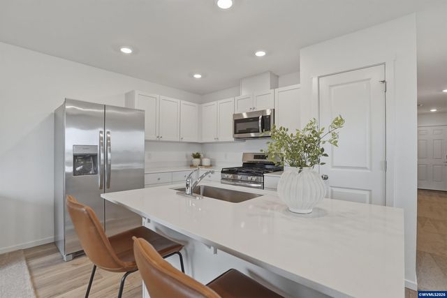 1327 Nolan Av SE, Albany, OR 97322