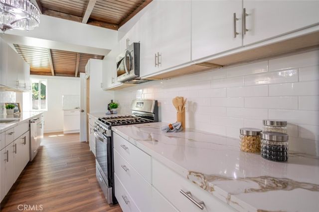 8008 Aura Avenue, Reseda, CA 91335