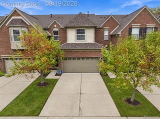 41351 N Maplewood Drive, Canton, MI 48187